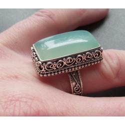 Zilveren ring rechthoekige aqua Chalcedoon bewerkte setting 17.7