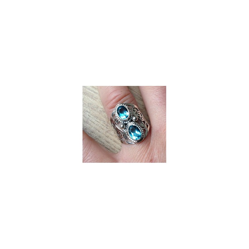 Zilveren edelsteen ring met twee blauwe Topazen 17 mm