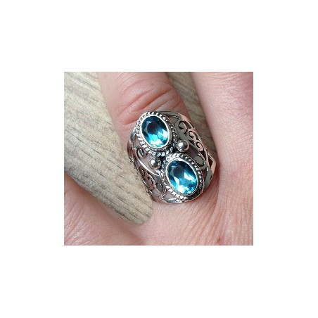 Zilveren edelsteen ring met twee blauwe Topazen 17 mm