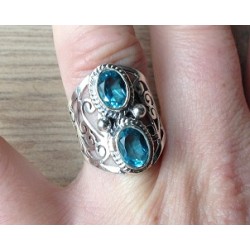 Zilveren edelsteen ring met twee blauwe Topazen 17 mm