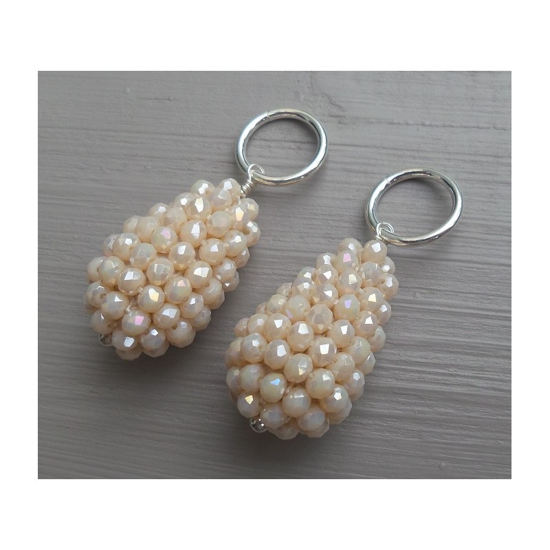 Creool hanger set met druppel van crème kleurige kristallen