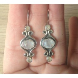 Zilveren edelsteen oorbellen cabochon en facet Maanstenen