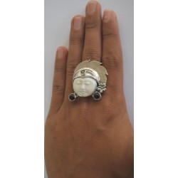 Zilveren ring met gezicht en zwarte Onyx stenen