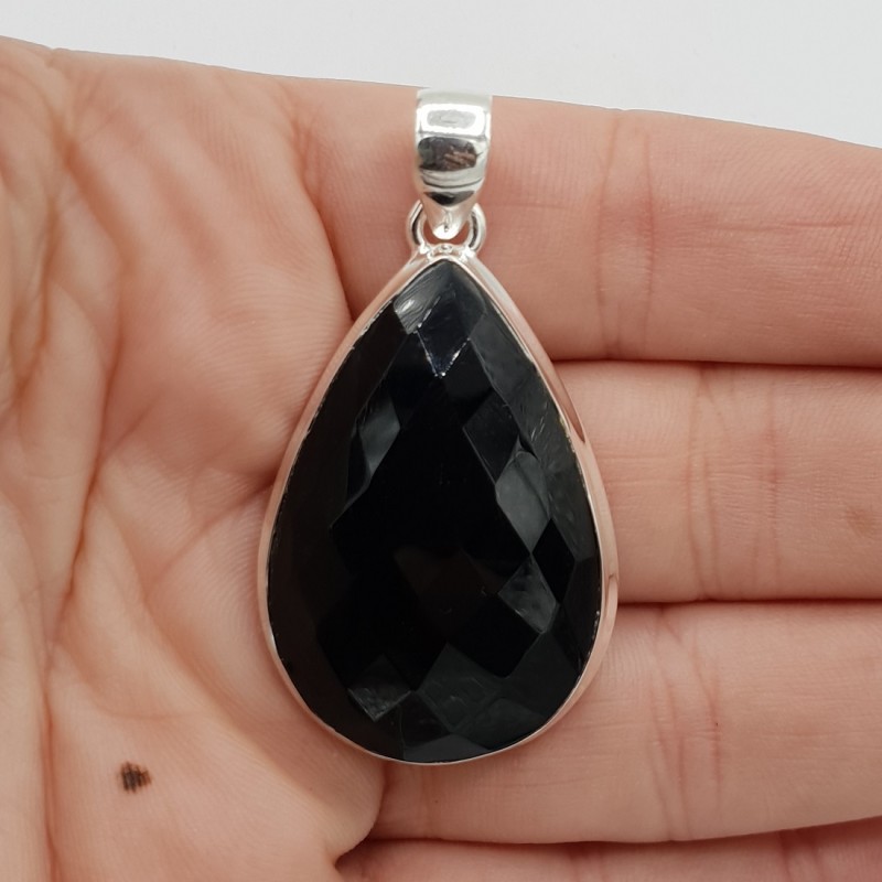 Zilveren hanger gezet met druppelvorm facet Onyx