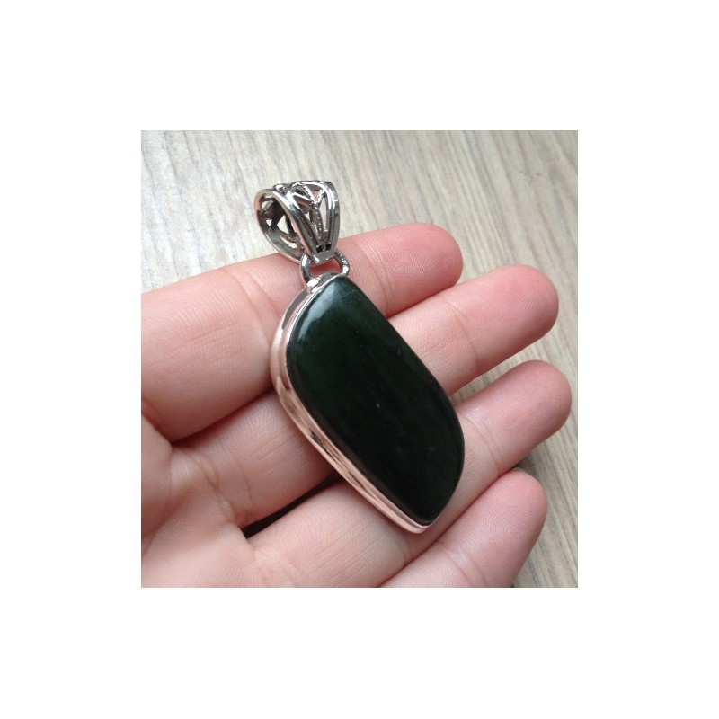 Zilveren hanger met groene Jade