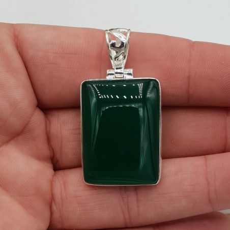 Zilveren hanger gezet met rechthoekige groene Onyx