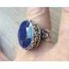 Zilveren edelsteen ring met Saffier in bewerkte setting maat 19