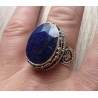 Zilveren edelsteen ring met Saffier in bewerkte setting maat 19