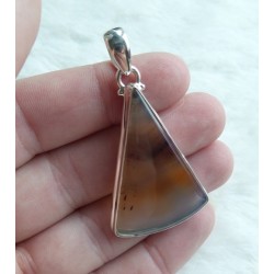 Zilveren hanger met driehoekige Montana Agaat