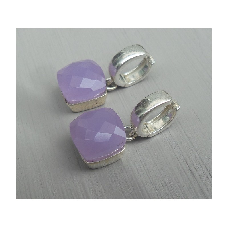 Zilveren creolen gezet met vierkante lavendel Chalcedoon
