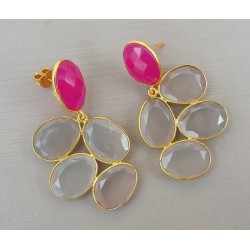Vergulde oorbellen met fuchsia roze en grijze Chalcedoon