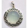 Zilveren hannger ronde facet aqua Chalcedoon bewerkte setting