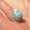 Zilveren edelsteen ring Larimar in bewerkte setting ring maat 17