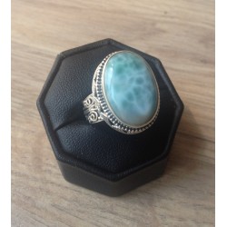 Zilveren edelsteen ring Larimar in bewerkte setting ring maat 17