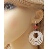 Zilveren oorbellen met ronde Parelmoer en Cherry Quartz