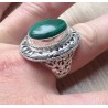 Zilveren ring met Malachiet in bewerkte kop en band maat 18.5 mm