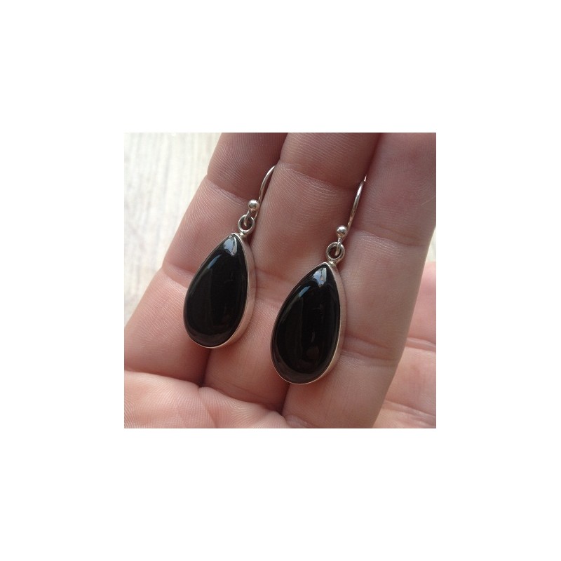 Zilveren oorbellen druppelvorm met cabochon zwarte Onyx