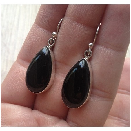 Zilveren oorbellen druppelvorm met cabochon zwarte Onyx
