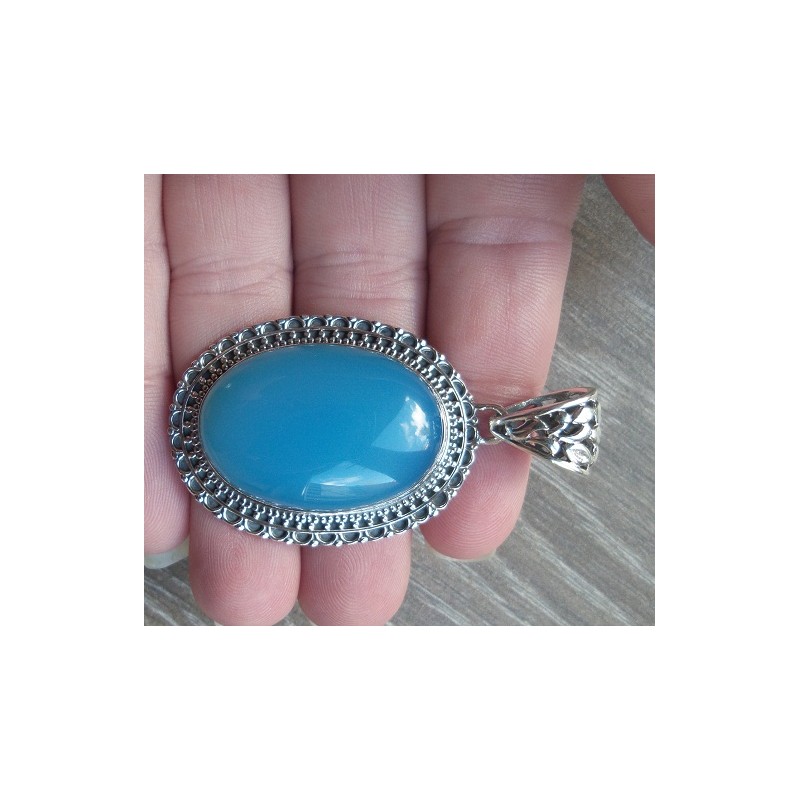 Zilveren hanger ovale blauwe Chalcedoon en bewerkte setting