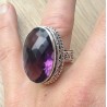 Zilveren ring met facet ovale Amethist in bewerkte setting 18 mm