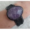 Armband van zwart Roggenleer en gezet met grote Amethist
