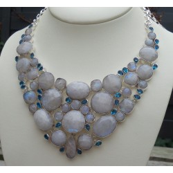 Zilveren ketting gezet met facet Maansteen en blauw Topaas