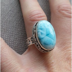 Zilveren ring Larimar gezet in bewerkte setting 17.7 mm