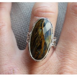 Zilveren ring met ovale Pietersiet in bewerkte setting 16.5 mm