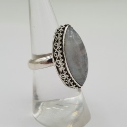Zilveren ring gezet met marquise regenboog Maansteen 16.5 mm