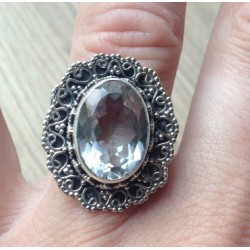 Zilveren ring met Kristal met bewerkte kop en band maat 17.5 mm
