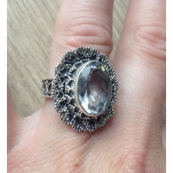 Zilveren ring met Kristal met bewerkte kop en band maat 17.5 mm
