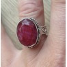 Zilveren ring met Robijn in bewerkte setting ring maat 17.5 mm