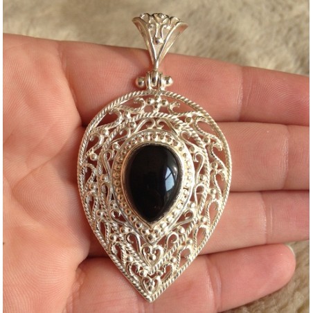 Zilveren grote hanger met open bewerkte setting en Onyx