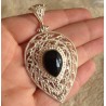 Zilveren grote hanger met open bewerkte setting en Onyx
