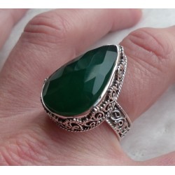 Zilveren ring facet groene Onyx gezet in bewerkte setting 19 mm