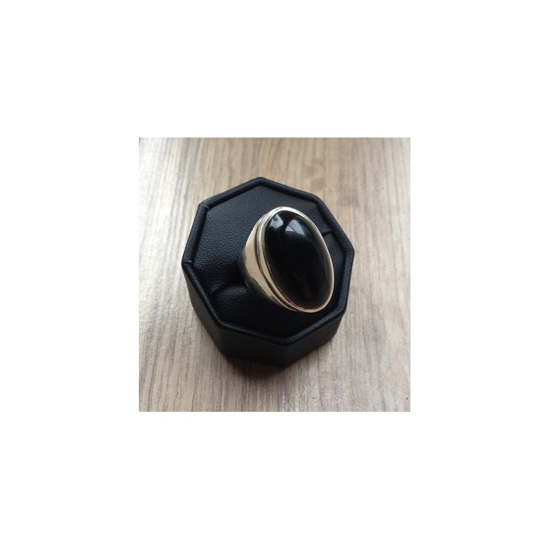 Zilveren ring met ovale cabochon zwarte Onyx maat 17.5 mm
