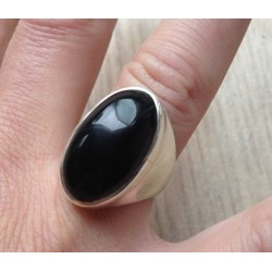 Zilveren ring met ovale cabochon zwarte Onyx maat 17.5 mm