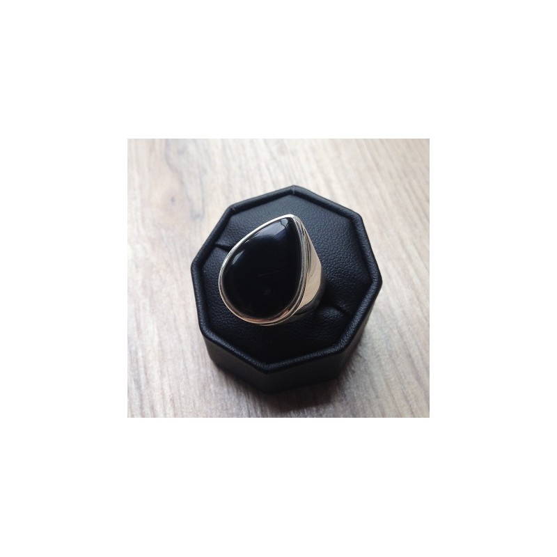 Zilveren ring met brede zwarte Onyx druppel maat 17.7 mm
