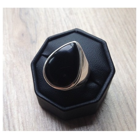 Zilveren ring met brede zwarte Onyx druppel maat 17.7 mm