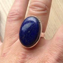 Zilveren ring met grote ovale Lapis Lazuli maat 18.5 mm