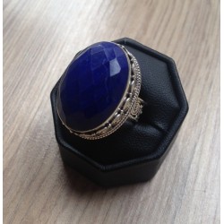 Zilveren ring met ovale facet Lapis Lazuli bewerkte setting 17.5