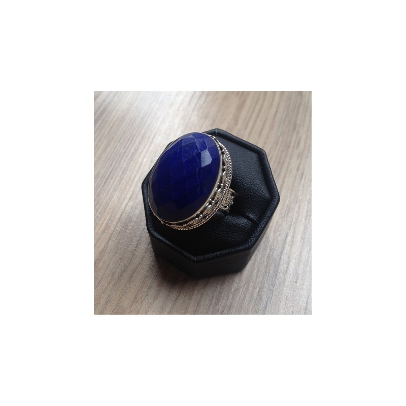 Zilveren ring met ovale facet Lapis Lazuli bewerkte setting 17.5