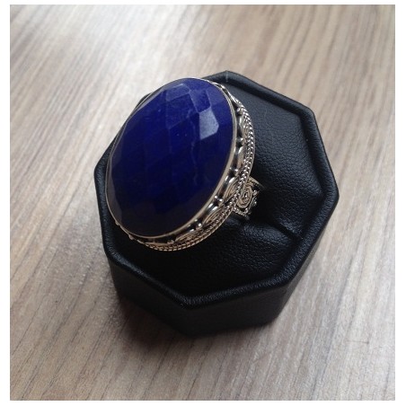 Zilveren ring met ovale facet Lapis Lazuli bewerkte setting 17.5