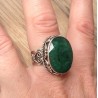 Zilveren ring met Emerald in bewerkte setting ring maat 18 mm