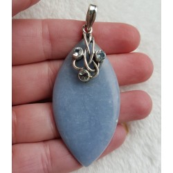 Zilveren hanger gezet met marquise Angeliet en blauw Topaas