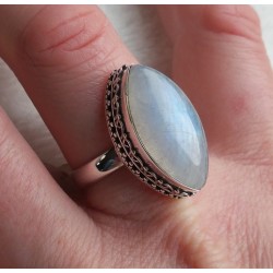 Zilveren ring met marquise regenboog Maansteen maat 19 mm