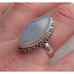 Zilveren ring met marquise regenboog Maansteen maat 19 mm