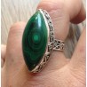 Zilveren ring met ovale Malachiet en bewerkte setting 19 mm