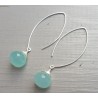 Zilveren oorbellen met aqua Chalcedoon onion briolet