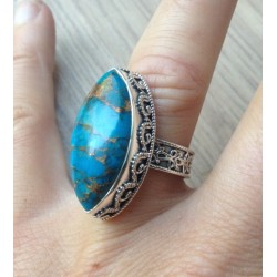 Zilveren ring ovale blauw Turkoois in bewerkte setting 17.7 mm